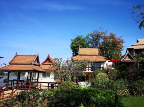 Hotels in Bang Krasun